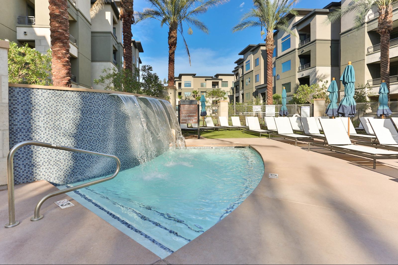 Broadstone Fashion Center Apartments