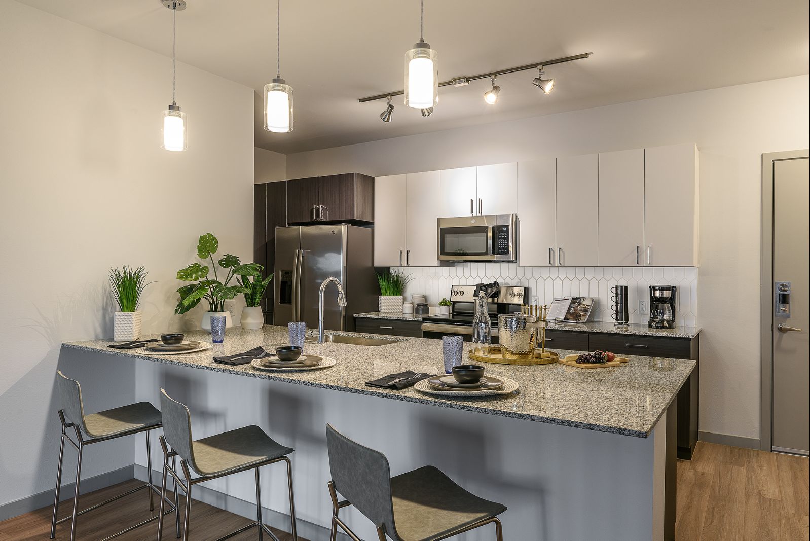 Gourmet Kitchen with Backsplash