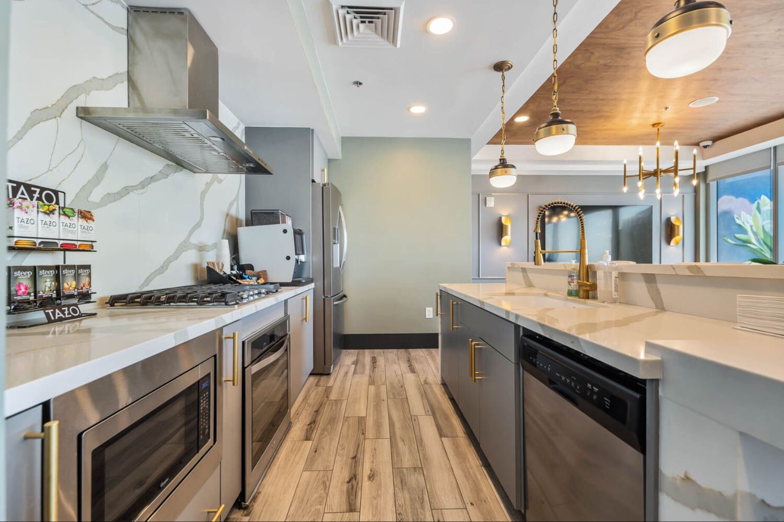 Entertaining Space & Coffee Area