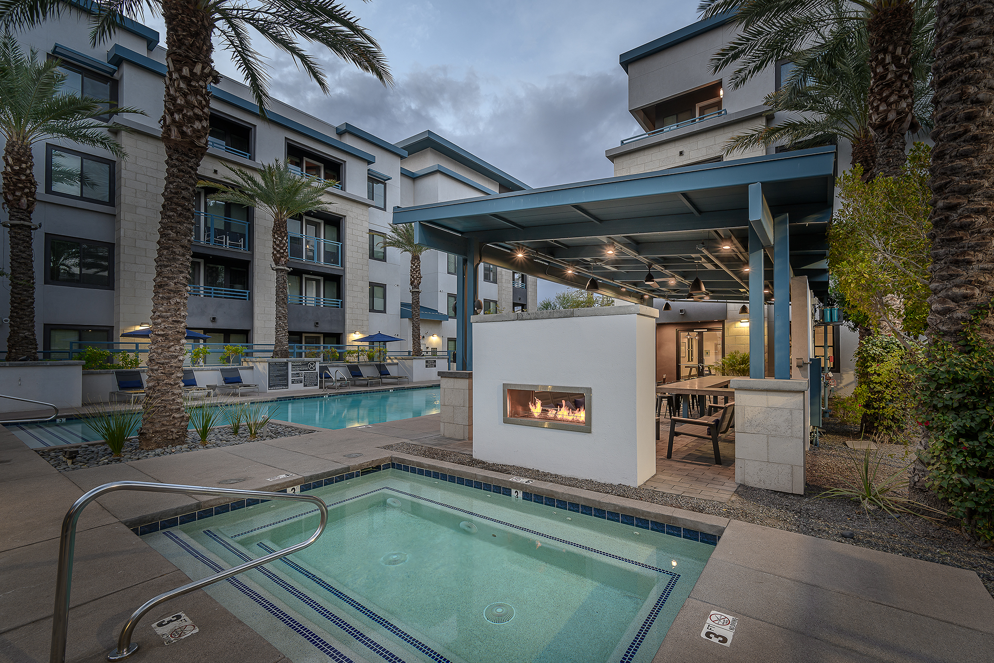 Contact Lakeside Drive Apartments | Apartments in Tempe, AZ