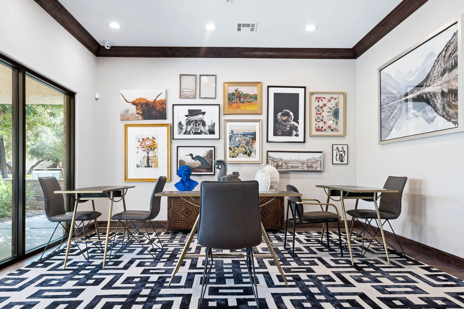 Upscale, Modern Clubhouse